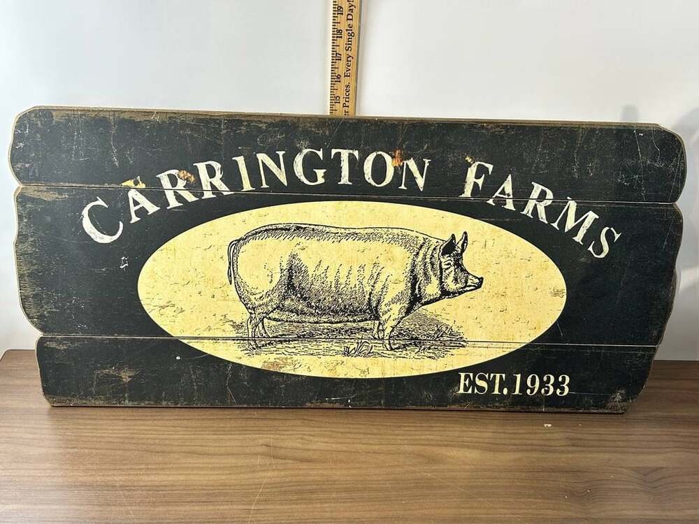 Creative Co-Op Carrington Farms Pig Wood Sign Primitive Farmhouse Wall Decor - Picture 1 of 5